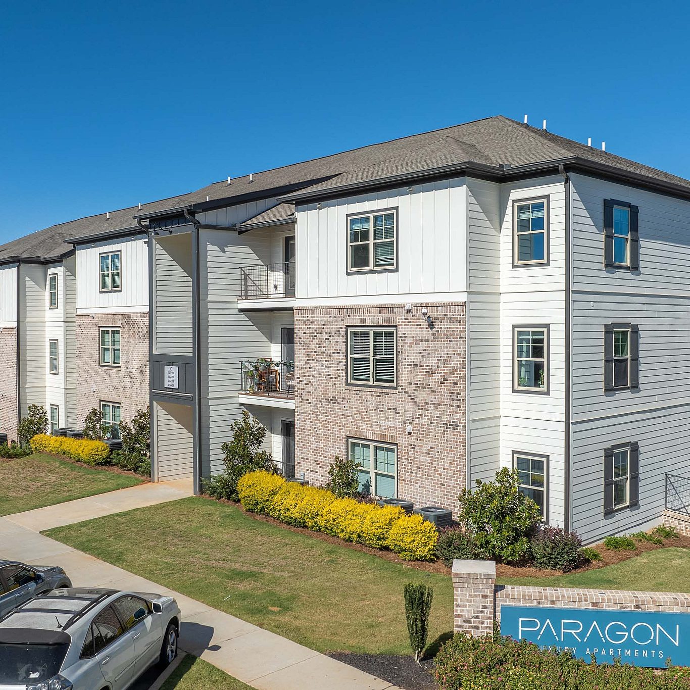 A Paragon Luxury Apartments 005 3