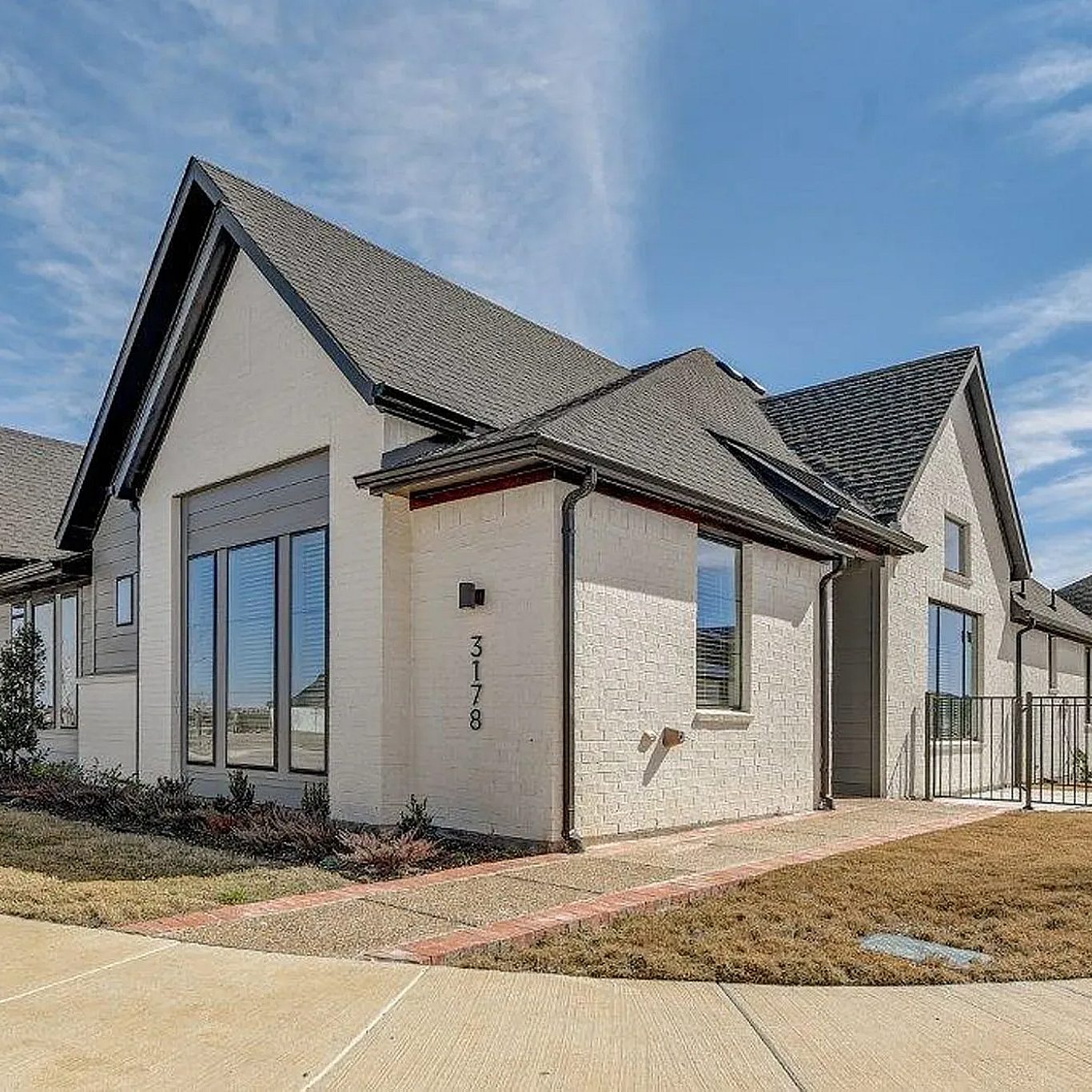 67198eaf08f823 77586605369