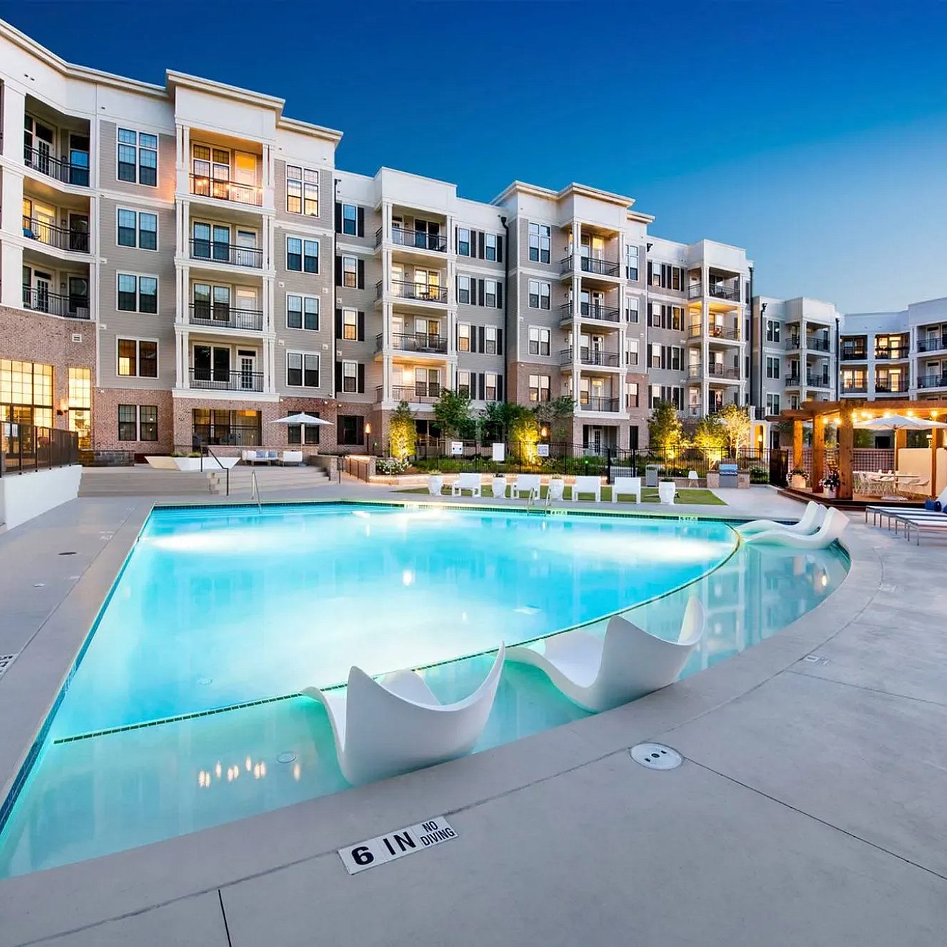 62def8a4e96327 70803459911