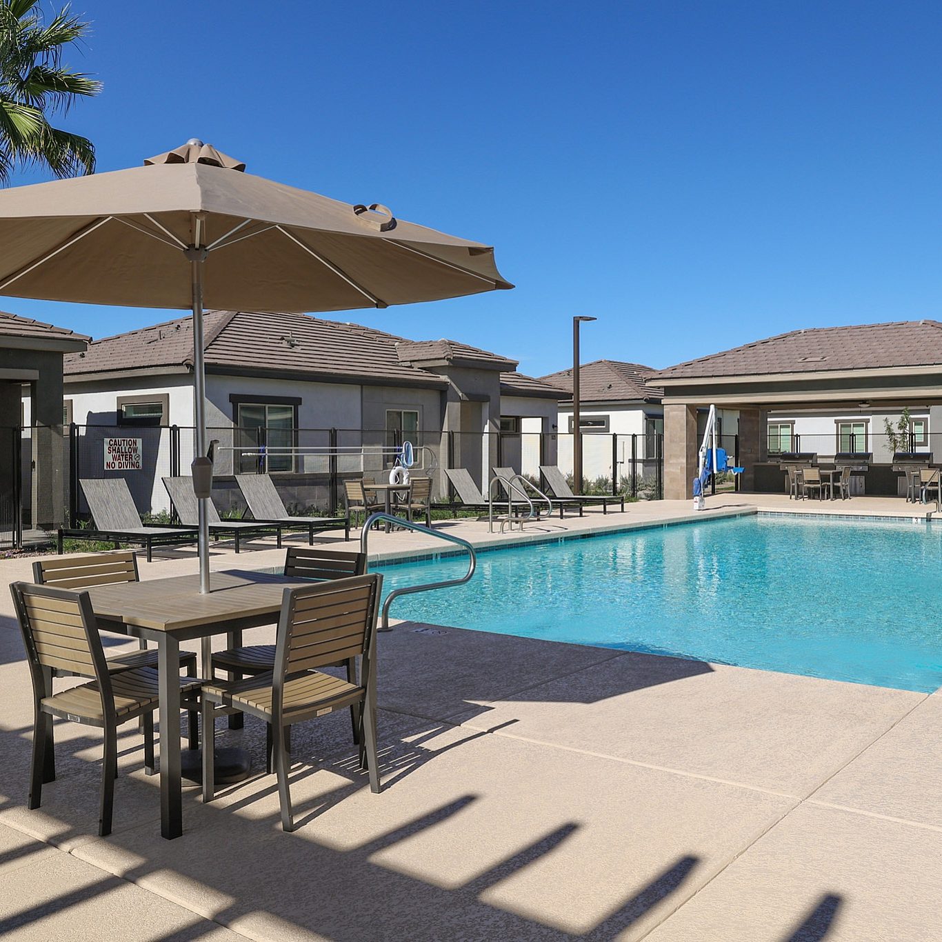 6578ff4b80f4d626434c08d1 Hampton Meridian 5