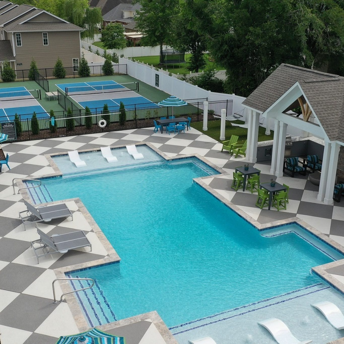 Pool Photo f4f3d06de870a64c3c742c73c31e366a